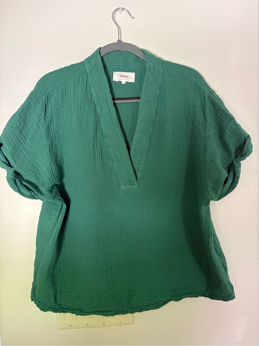 XiRENA Emerald Green Gauze V-Neck Tunic